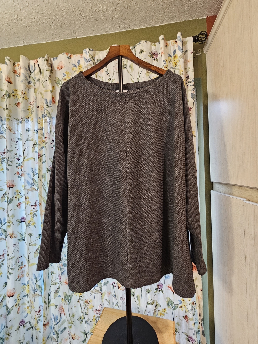Ava & Viv Women's Scoop Neck Relaxed Sweater - Charcoal Gray